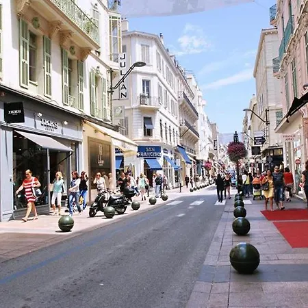 13 Avenue Windsor * Cannes