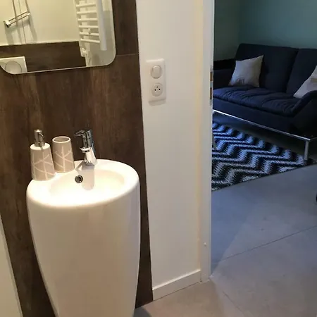 13 Avenue Windsor Apartment