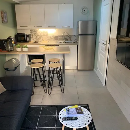 Apartment 13 Avenue Windsor *